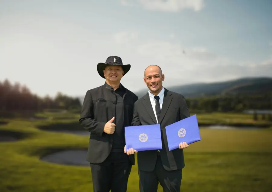 Coach Tony Meechai and Coach Sammy Sy with Sammy's PGA of Thailand certification